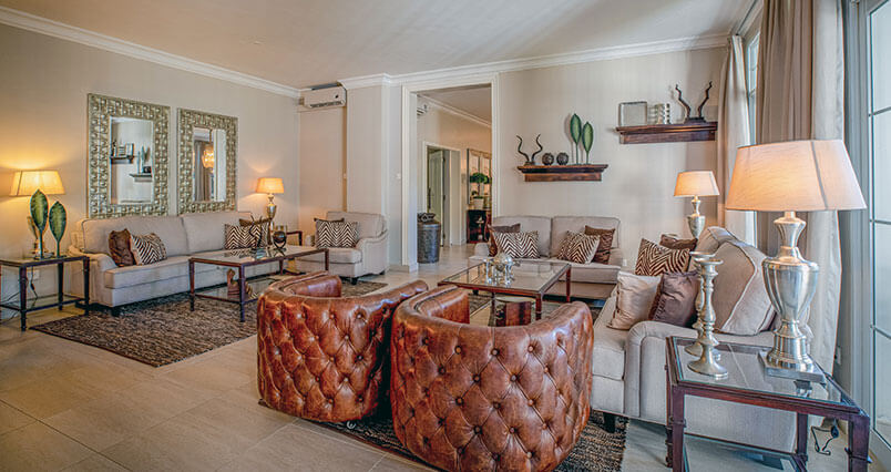 PRIVATE MEETING ROOM
