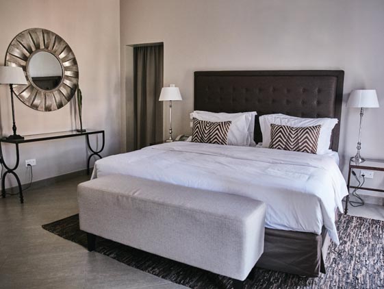 EXECUTIVE 1 BEDROOM APARTMENT